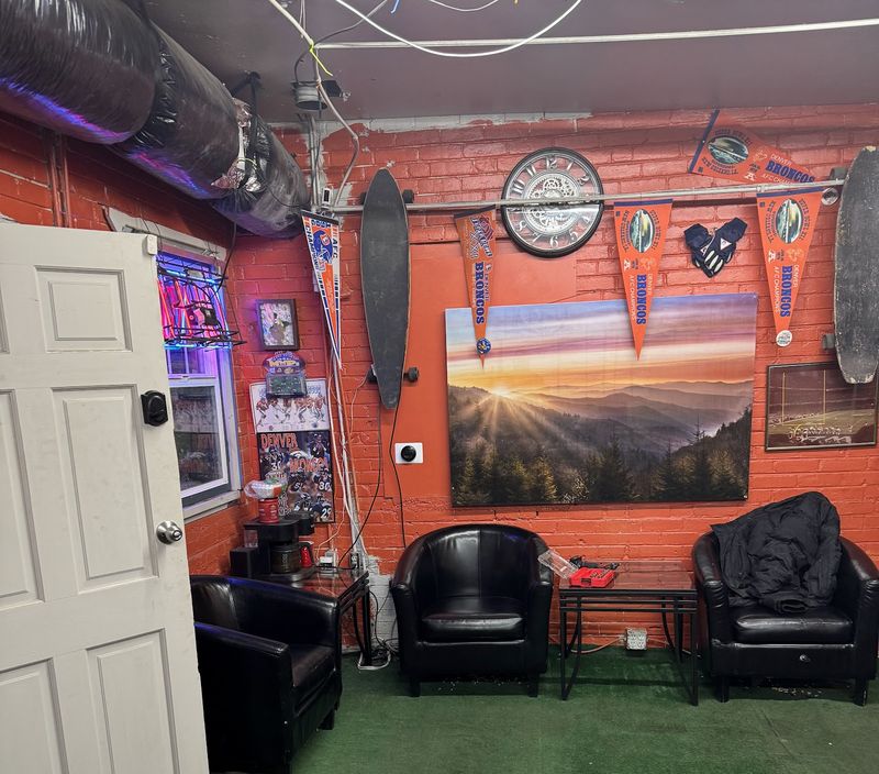 The customer lounge inside Camel Automotive